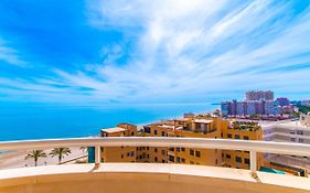 Lovely Apartment Beach Front & Pool